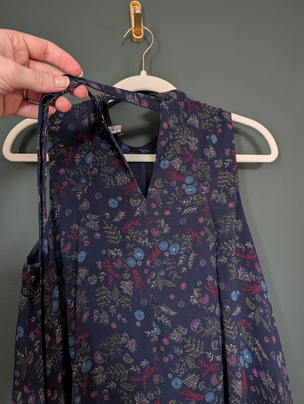BCBGeneration Navy Floral High-Neck Swing Dress With Beautiful Tie Back Neck 🩵 - Picture 4 of 5